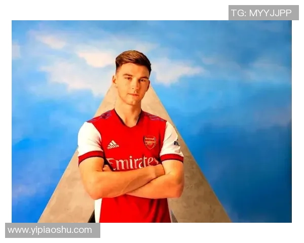 足球明星时尚风采展现各类球衣与个人服饰的精彩瞬间 足球明星时尚风采展现各类球衣与个人服饰的精彩瞬间