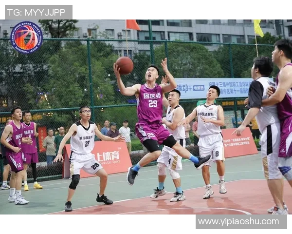 篮球热议：重庆篮球队的配合争议